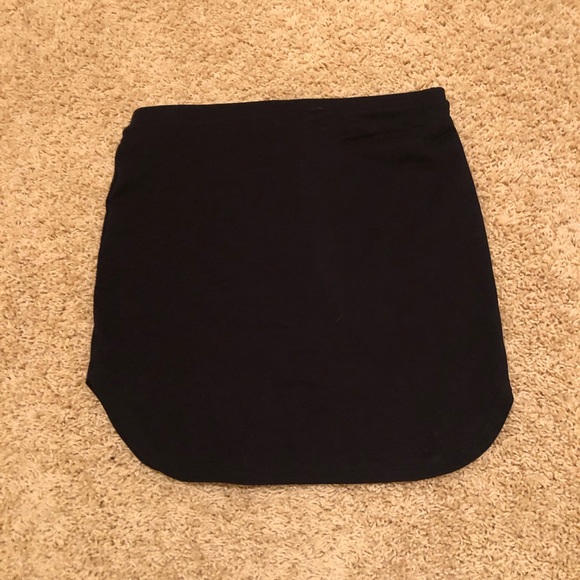 Forever 21 Black skirt - Picture 2 of 2